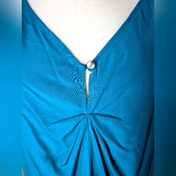 EUC- 100% silk  BEAUTIFUL Teal blouse - Picture 2 of 9